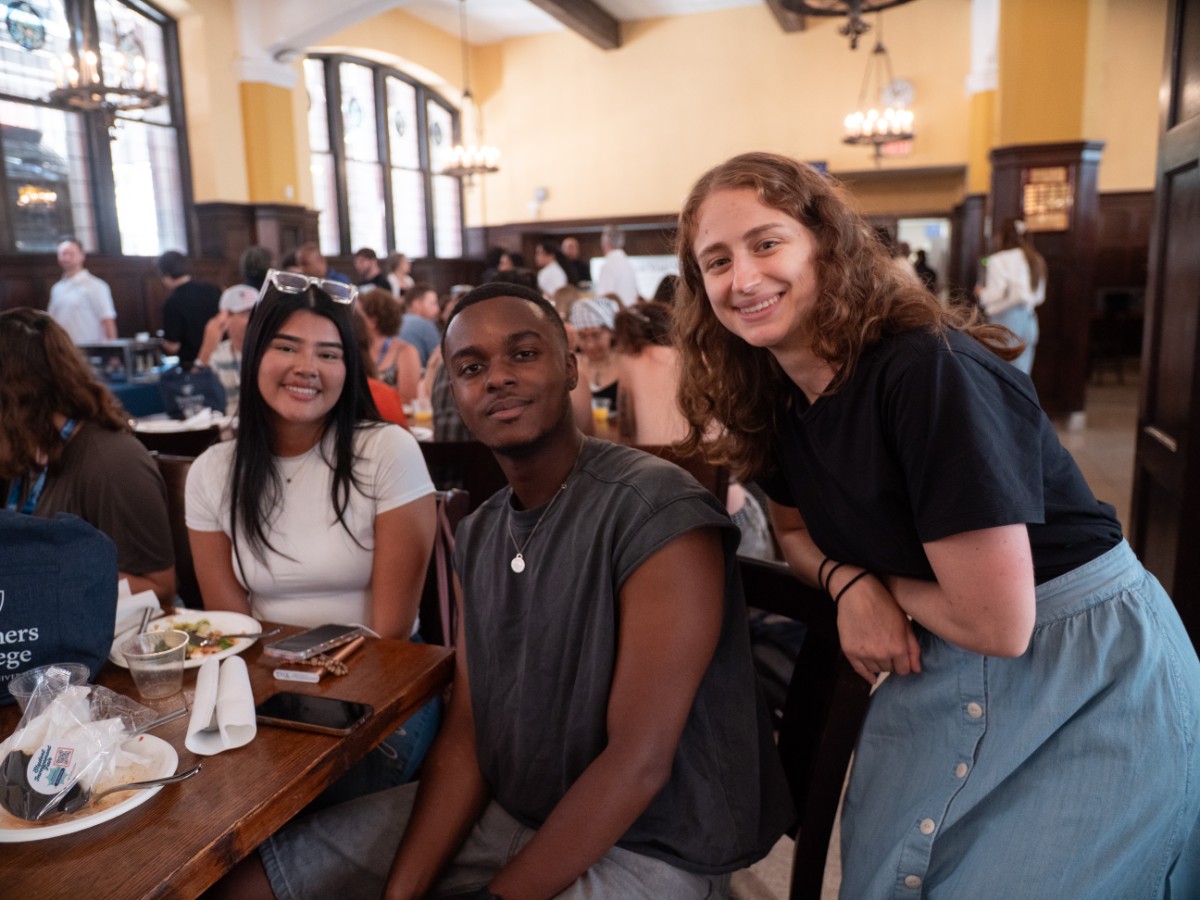 Pictured: Students eating lunch.