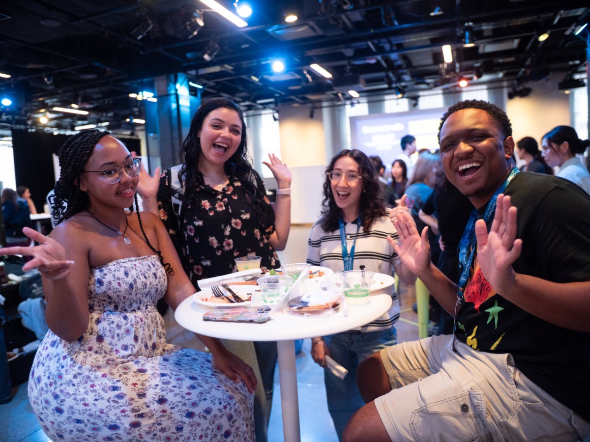 Pictured: Students eating lunch.