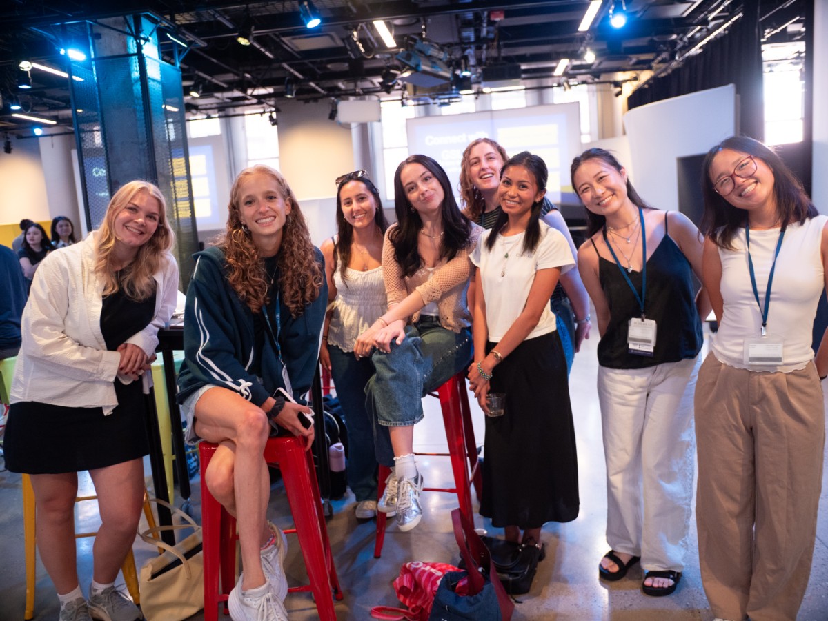 Pictured: Students eating lunch.