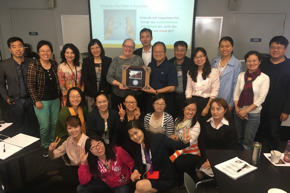 Vinz with visiting Chinese professors